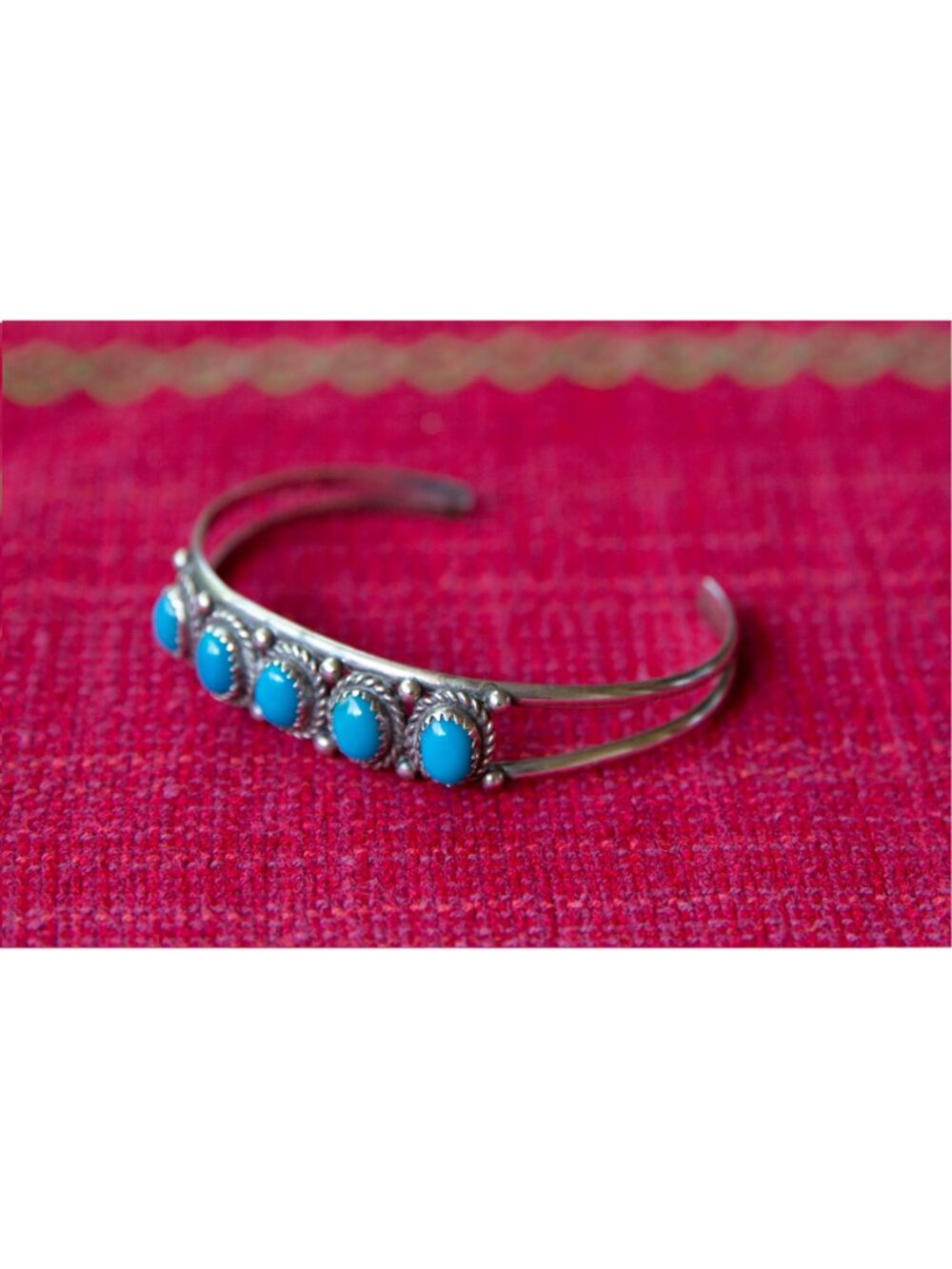 Vintage Navajo Sterling Silver cuff bracelet with 5 turquoise stones - Picture 2 of 6